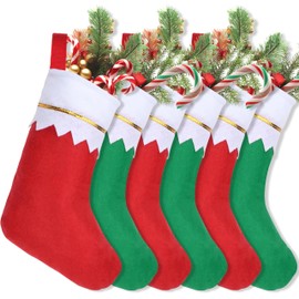 AMAZING TIME - Kit de calcetines de fieltro para Navidad, puños blancos con adornos dorados, adornos para colgar en Navidad, decoración de puerta, ventana (16, rojo, verde)