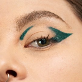 3INA MAKEUP - Vegan - Cruelty Free - The 24H Eye Stick 737 - Green - 24H Waterproof Formula - Creamy Texture - Eyeshadow Pen - Highly Pigmented - Quick Drying - Matte Shimmer Metalic