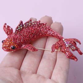 SHIDXIB 2Pcs Men's Fish Rhinestone Brooch Pendant Stylish Accessory for Any Outfit
