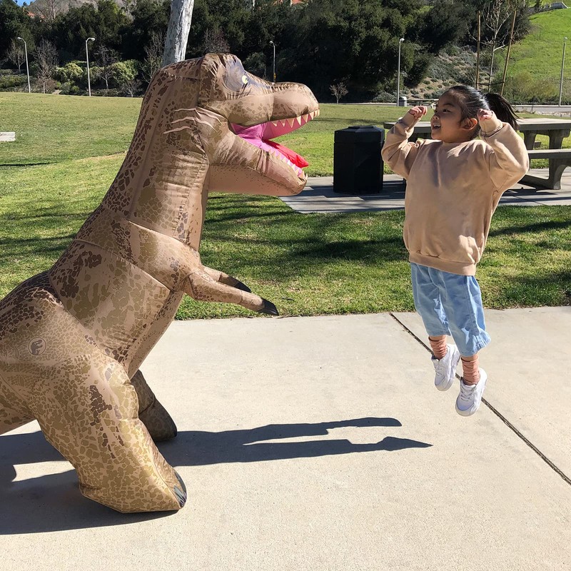 Air Titans Jurassic World Inflatable T Rex RC – Massive