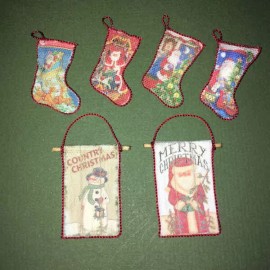 SMA 1:12 Dollhouse Miniature Christmas Stocking and Banners Kit DI DR541