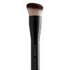 NYX - Brocha de maquillaje profesional con texto en inglés