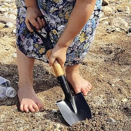 SDMAX 1x Heavy Grade Black Medium-Sized Metal Spade Hoe, Heavy Duty Garden Shovel For Digging, Agriculture & Gardening, Efficient Design With Comfortable Grip,