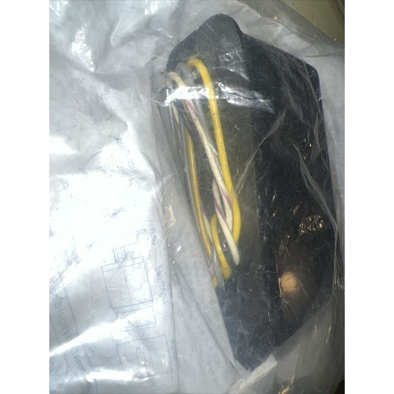 Whelen's RVA03ZCR is an amber TIR3 lighthead