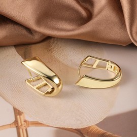 Small Gold Hoop Earrings for Women, ASH'S CHOICE 14K Goldplated Lightweight Chunky Wide Hoop Earring Gold Hollow Wide Flat Oval Earrings 925 Gold Small Cartilage Huggie Hoop Earrings for Women