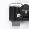 DBZZ E-P7用本革ハーフケース, メタル底板付き OLYMPUS PEN用 ブラック
