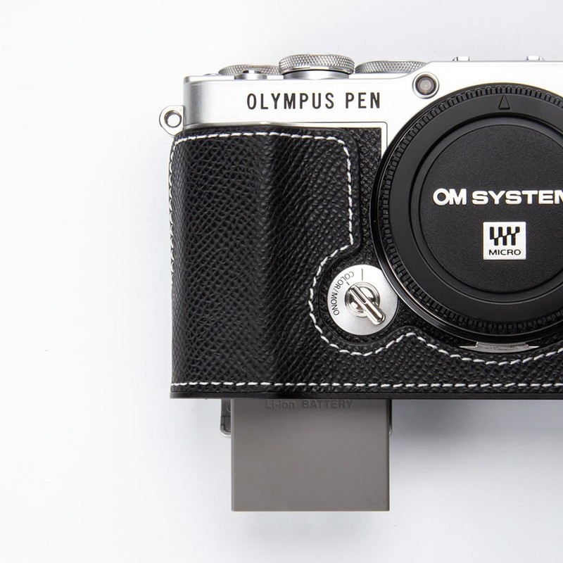 DBZZ E-P7用本革ハーフケース, メタル底板付き OLYMPUS PEN用 ブラック