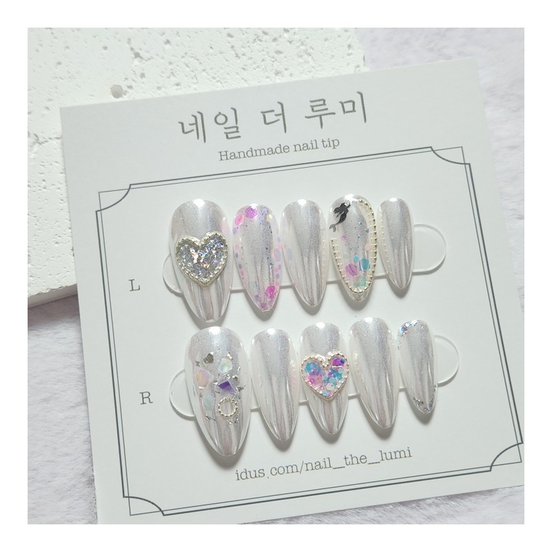 Mermaid White Pearl ·͜· Handmade Nail Tips - Stiletto /
