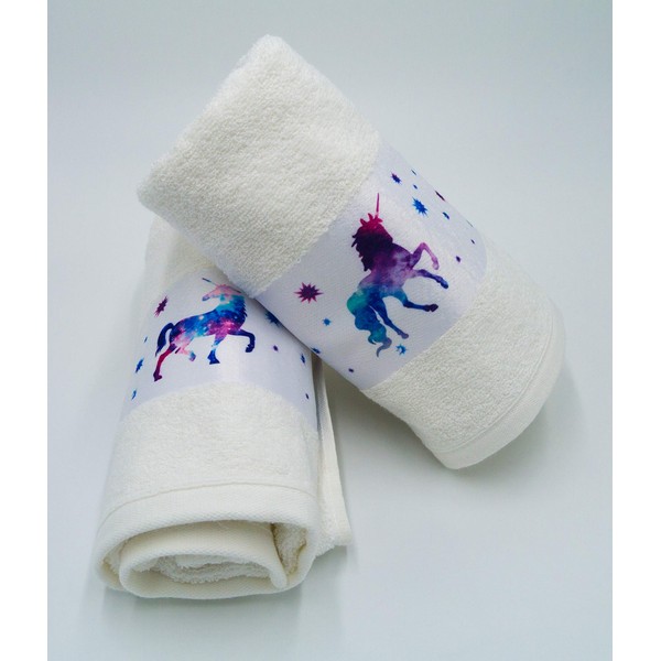 Pack of 2 sparkly unicorn hand towels.