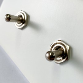 ARUASTUDIO Aruastudio Retro Interior Light Switch ON-Off Set, Switch Plate, Toggle Switch 15A, 250V, AC, 2Pin (White 002 Silver)