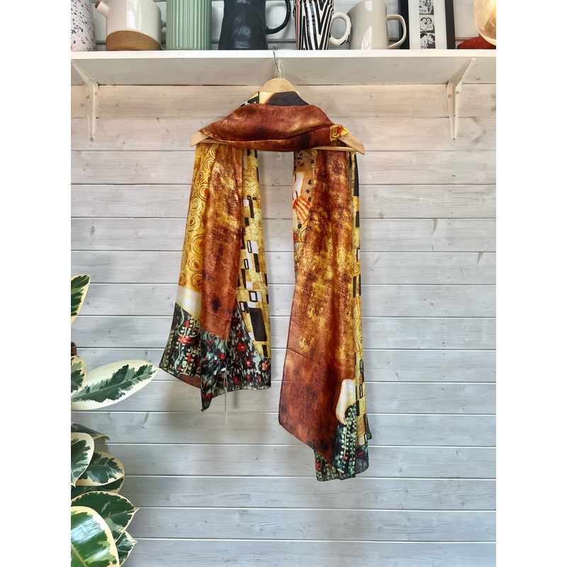 'Silk scarf - Klimt's 'The Kiss'. Hangs beautifully. Great 'Valentines'