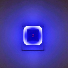 Elsent [ Pack of 4 ] Bright Blue Night Lights, Plug Into Wall Light with Light Sensor - Suitable for Stairway, Hallway and Kitchen (Unique Blue Cover Design)