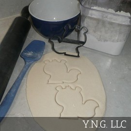 BABY SKUNK OUTLINE WOODLAND FOREST ANIMAL COOKIE CUTTER MADE IN USA PR3637