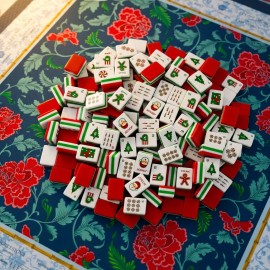 Christmas Mahjong Table Set 30x23x13mm Acrylic 160 Tiles Blue Floral Pattern Santa Xmas Tree Holiday GiftColor: Blue Mahjong Mat