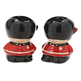 Puckator London Guardsman Ceramic Salt & Pepper Set