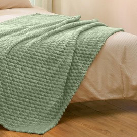 Vessia Flannel Fleece King Size Bed Blanket(108x90 inch), 3D Jacquard Sage Green Fuzzy and Warm Blanket for Adults, 300GSM Super Soft Touch Cozy Lightweight Home Decor for All-Season