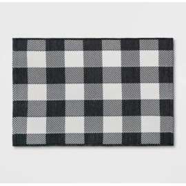 Threshold 24'x36' Indoor/Outdoor Reversible Scatter Rug Black/White - Threshold
