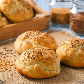 Yupik Organic Brown Flax Seeds, 2.2 lb (35.2 oz), Gluten-Free, Non-GMO, Kosher, Vegan, Raw Seeds, Rich in Omega-3, Excellent Source of Fiber, Plant-Based Protein, Ideal for Baking & Topping