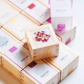 Kabegami Revolution Bath Salt, Hinoki, Herbs, Sea Salt, Japanese Cypress, Made in Japan, 2.1 oz (60 g)