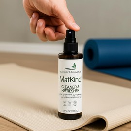 Big Shot Golf Yoga Mat Cleaning Spray (Eucalyptus & Lavender) No Slippery Residue, Organic Essential Oils, Deep-Cleansing for Fitness Gear & Gym Equipment 8 floz