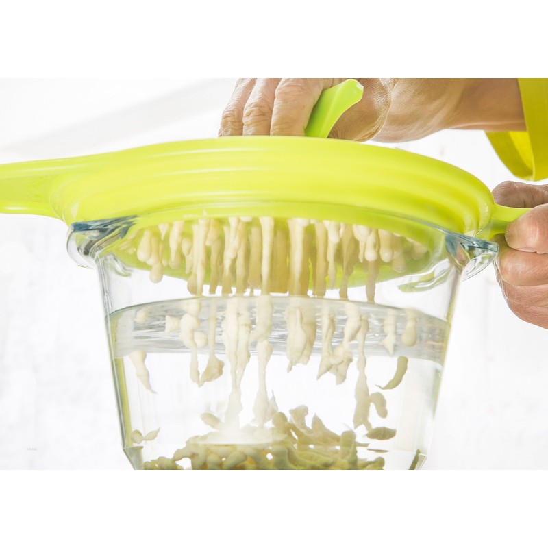 Muxel's spaetzle Wonder: Spätzle Board/Spätzle Noodle Strainer Scraper in Yellow