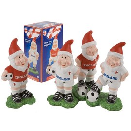 Toyland® Pack of 2-6 England Garden Gnomes - World Cup 2018 - Football Garden Accessories - Novelty Garden Gnomes