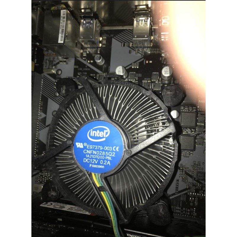 インテルE97379-003 Core i3/i5/i7 ソケット1150/1155/1156 デスクトップPCコンピュータ用アルミヒートシンクと3.5インチのファン付き4ピンコネクタCPUクーラー