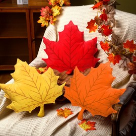 Suzile 3 Pcs Fall Maple Leaf 3D Pillow Autumn Maple Shaped Throw Pillows Decorative Plush Pillow Creative Fall Leaves Cushion for Couch Sofa Thanksgiving Party Decor Room Ornaments, 11.81 Inch