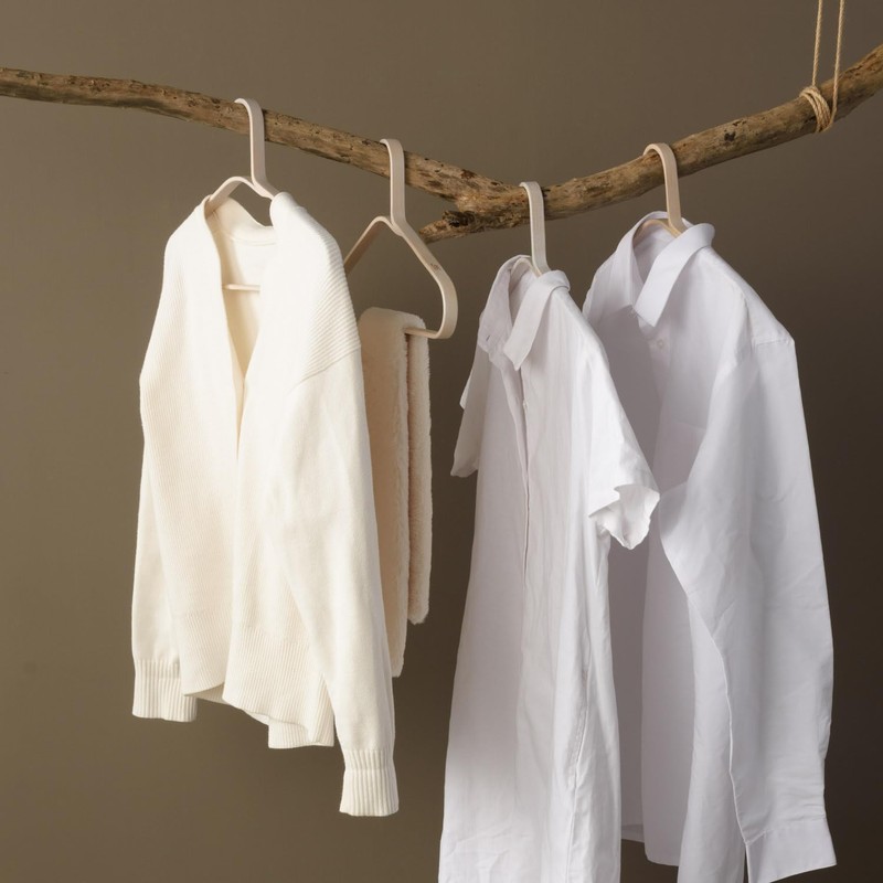 GUDEE CAKON Set of 3 Bamboo Hangers – Eco-Friendly, Strong