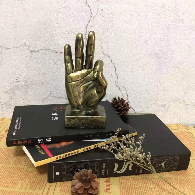 LEPENDOR Golden Polyresin Hand Gesture Desk Statues Finger Sculpture Decor