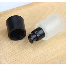 Furnido Paquete de 2 botellas de loción de esencia de vidrio esmerilado de forma redonda de 30 ml con dispensador de base de líquido vacía rellenable con bomba de presión, viales, pipeta y embudo incluidos