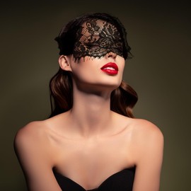 FRESHME Lace Sleep Eye Mask - Black Flower Embroidery See-Through Blindfold Adjustable Eyes Covers for Women Bed Night Sleeping Time Gift