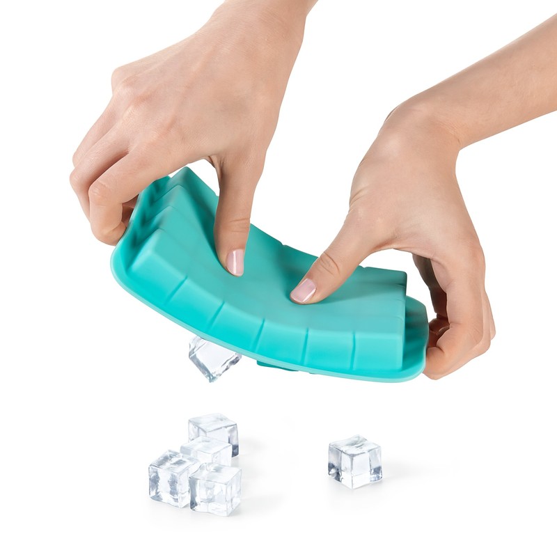 OXO Good Grips Silicone Small Ice Cube Tray with Lid