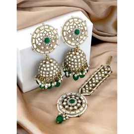 Aheli Gold Plated Kundan & Beads Studded Jhumki Earrings & Maangtikka Ethnic Bridal Jewellery Set Gift for Women Green