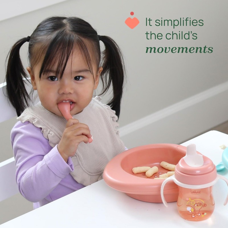 Chicco Small and Lightweight Angled Feeder Spoon, Light Blue with