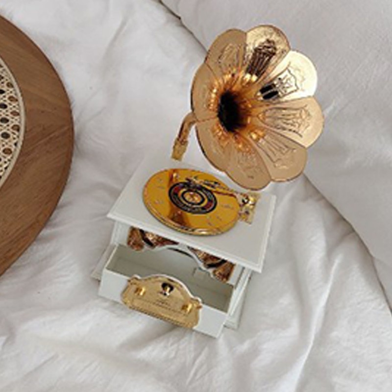 Retro Gramophone Music Box Classic Phonograph Shape Music Box for