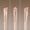 Albeaut Triangle Concealer Brush, Angled Under Eye Brightening Brush for