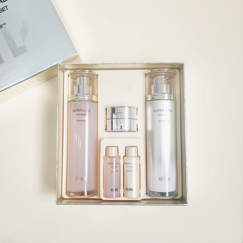 IOPE 6th generation IOPE Super Vital 2-piece special set /