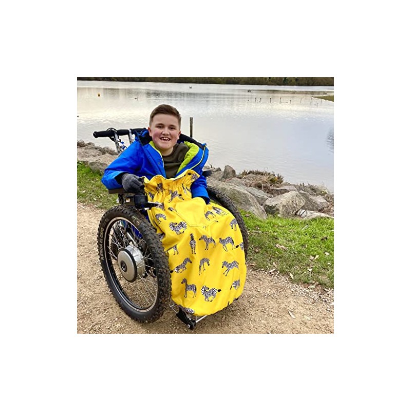 Bundlebean Children’s Wheelchair Cosy – Fleece‑Backed Waterproof Nylon, Front Hand-Warming