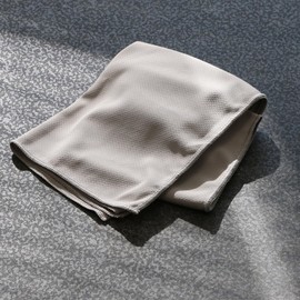 Fuji Boeki 29374 Cool Towel with Portable Bottle, Cooling Towel, UV Heatstroke Prevention, Pastel Color, Width 11.8 x Depth 0.04 x Height 39.4 inches (30 x 0.1 x 100 cm), Light Gray