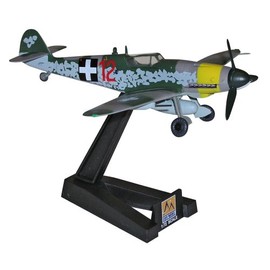 Easy Model 1:72 Scale BF-109G-10 Hungrian 1945" Model Kit