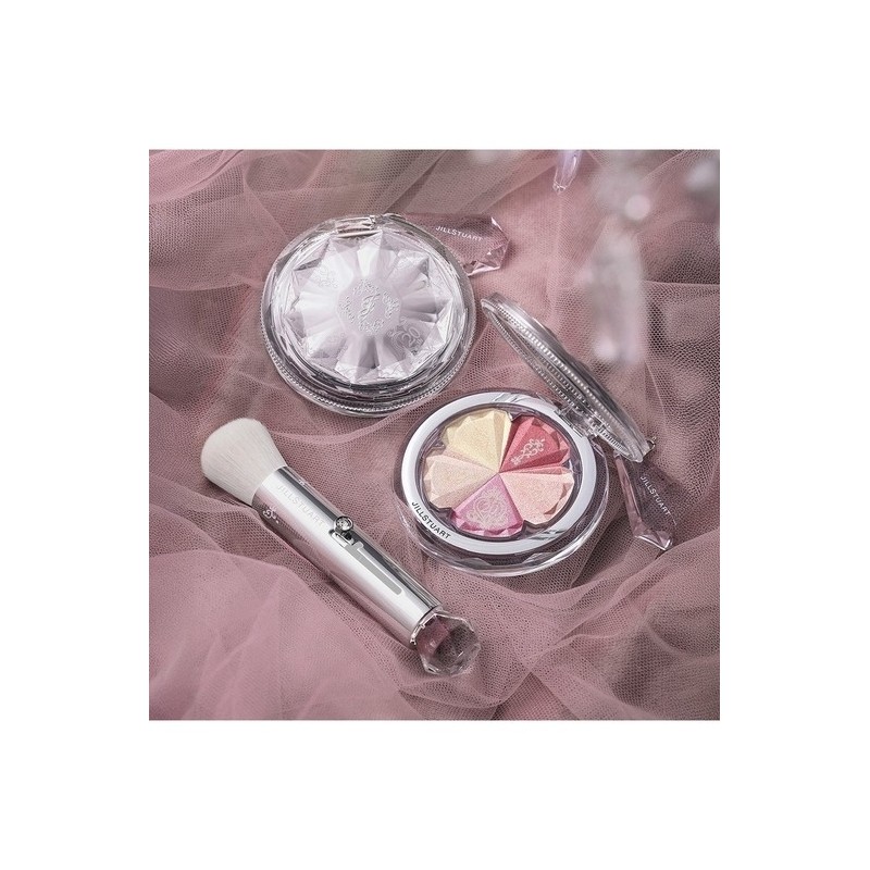 Choose 1 of 4 types of Bloom Mix Blush Compact