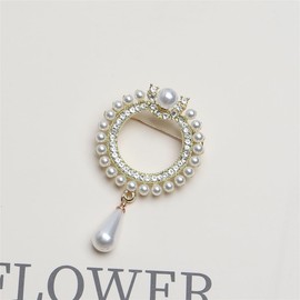 Rhinestone Pearl Brooch Pin for Women Flower Circle Brooches Lapel Pin Accessories for Wedding Birthday Jewelry Gift