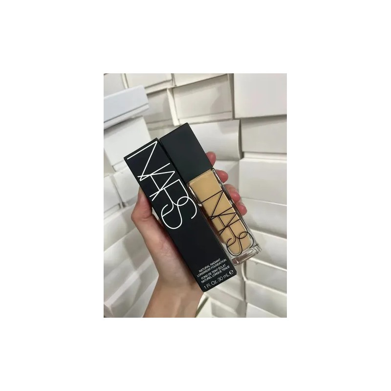 Nars Natural Radiant Longwear Foundation 100% Fiji