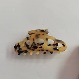 CARAVAN® Hand Made Scalloped Claw Ivory Tokyo Color 3.5" Of Celluloid Acetate Material