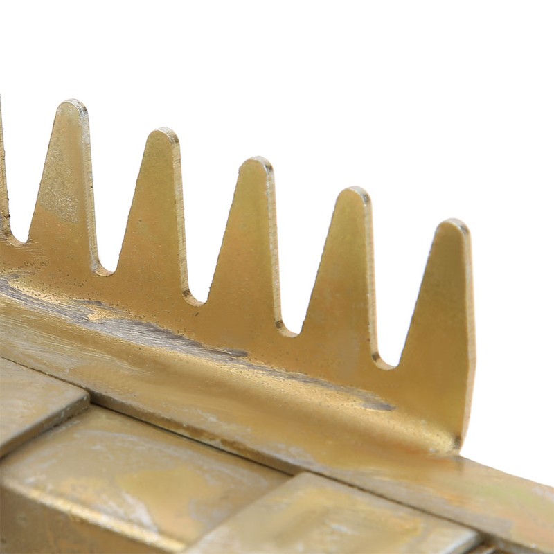 Livestock Shedding Comb Cattle Cow Bull Hair Brush Antipruritic Harrow