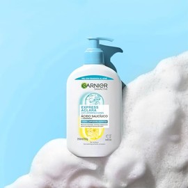 Garnier Skin Active Express Aclara Anti Imperfecciones Gel Limpiador Facial, Crema Hidratante, Ideal para Piel Mixta a Grasa 250ml