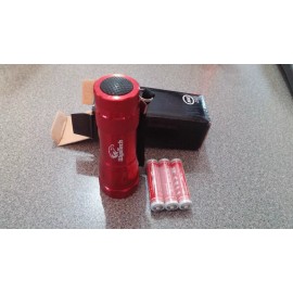 FLASH LIGHT  6 LED LIGHTS  3 1/2 " 2.7 OZ. NEW