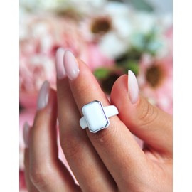 Rinfit Women's Silicone Rings - Anniversary Ring or Promise Ring for Her - Emerald Rubber Wedding Bands - White/Metal Silver, Size 7