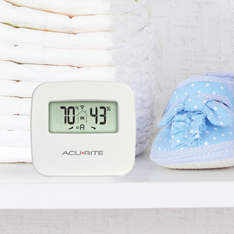 AcuRite 01095M Indoor Temperature & Humidity Station with 3 Sensors,